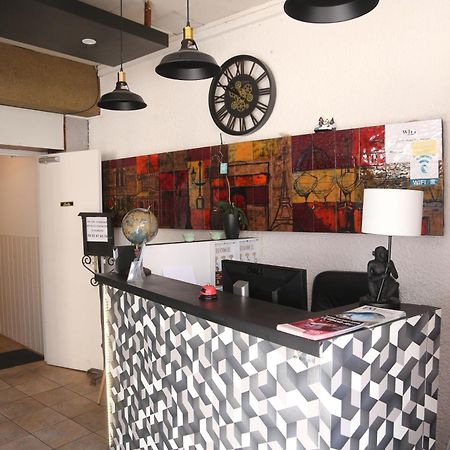Hotel Restaurant Le Parisien ลูร์ด ภายนอก รูปภาพ
