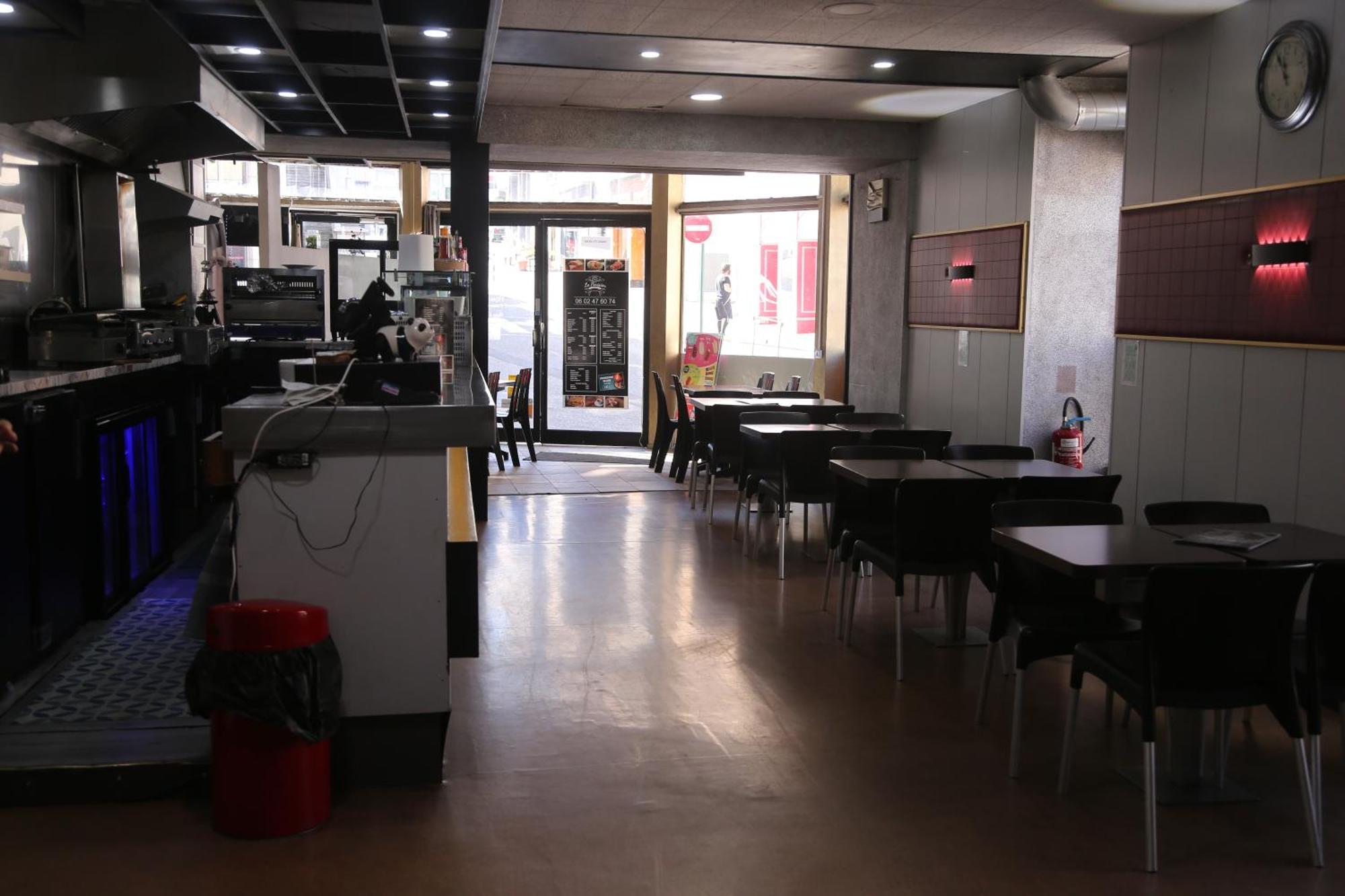 Hotel Restaurant Le Parisien ลูร์ด ภายนอก รูปภาพ