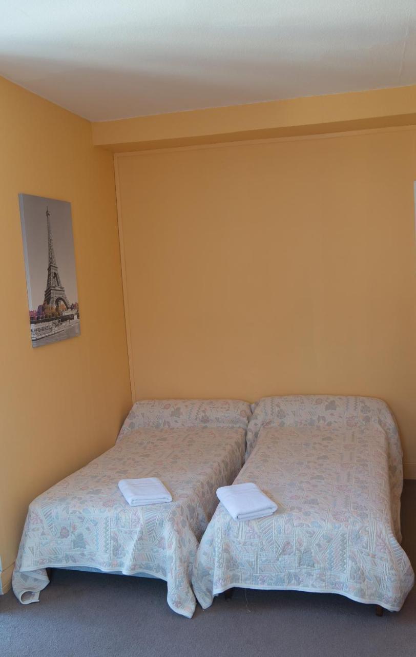 Hotel Restaurant Le Parisien ลูร์ด ภายนอก รูปภาพ